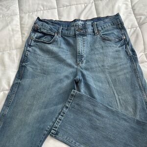 Wrangler Men's Medium Blue Relaxed Fit Jeans